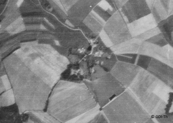 Luftaufnahme von Katzendorf am 22.07.1945